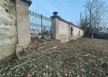 Capriate, via i rovi: riemerge l’antico ingresso del cimitero affacciato sull’Adda – FOTO