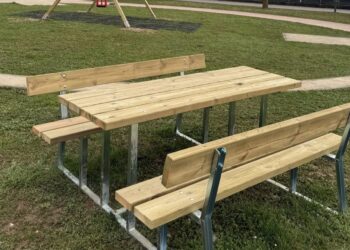 Bonate Sopra, nuovi arredi nei parchi: venerdì l’inaugurazione dell’area intitolata ad Alex Langer – FOTO