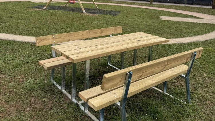 Bonate Sopra, nuovi arredi nei parchi: venerdì l’inaugurazione dell’area intitolata ad Alex Langer – FOTO