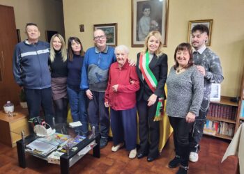 Festa grande a Prezzate: la signora Chiara Bonomi spegne 100 candeline