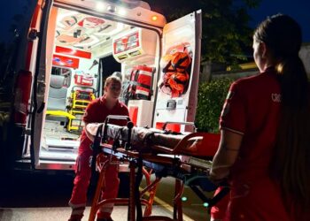 Calusco d’Adda, grave infortunio nell’orto: 80enne ferito da una motozappa