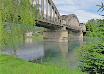 Caos sul ponte tra Cisano e Brivio: prime code per il senso unico alternato, confermati i prossimi stop