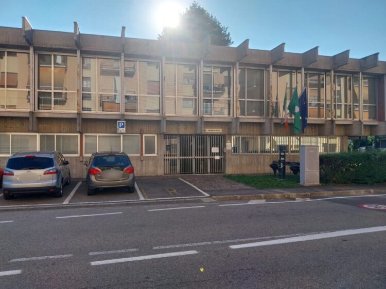 Ambivere, il Municipio diventa “green”: uffici trasferiti per un restyling da un milione di euro