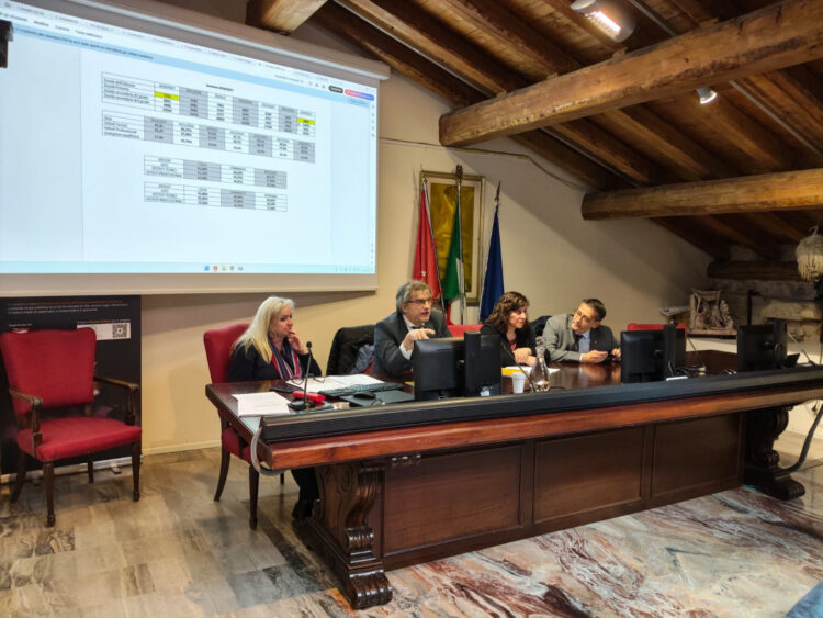 Iscrizioni scolastiche: l’Isola Bergamasca “esporta” quasi il 60% degli studenti; I dati di Betty Ambiveri e Maironi